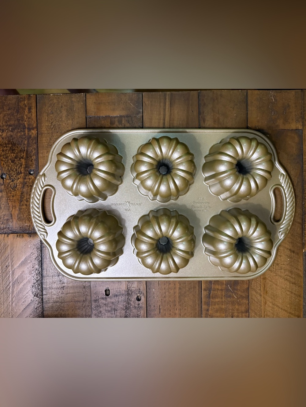 Nordic Ware Gold Anniversary 6-Cavity Mini Bundtlette Cake Pan Cast Aluminum